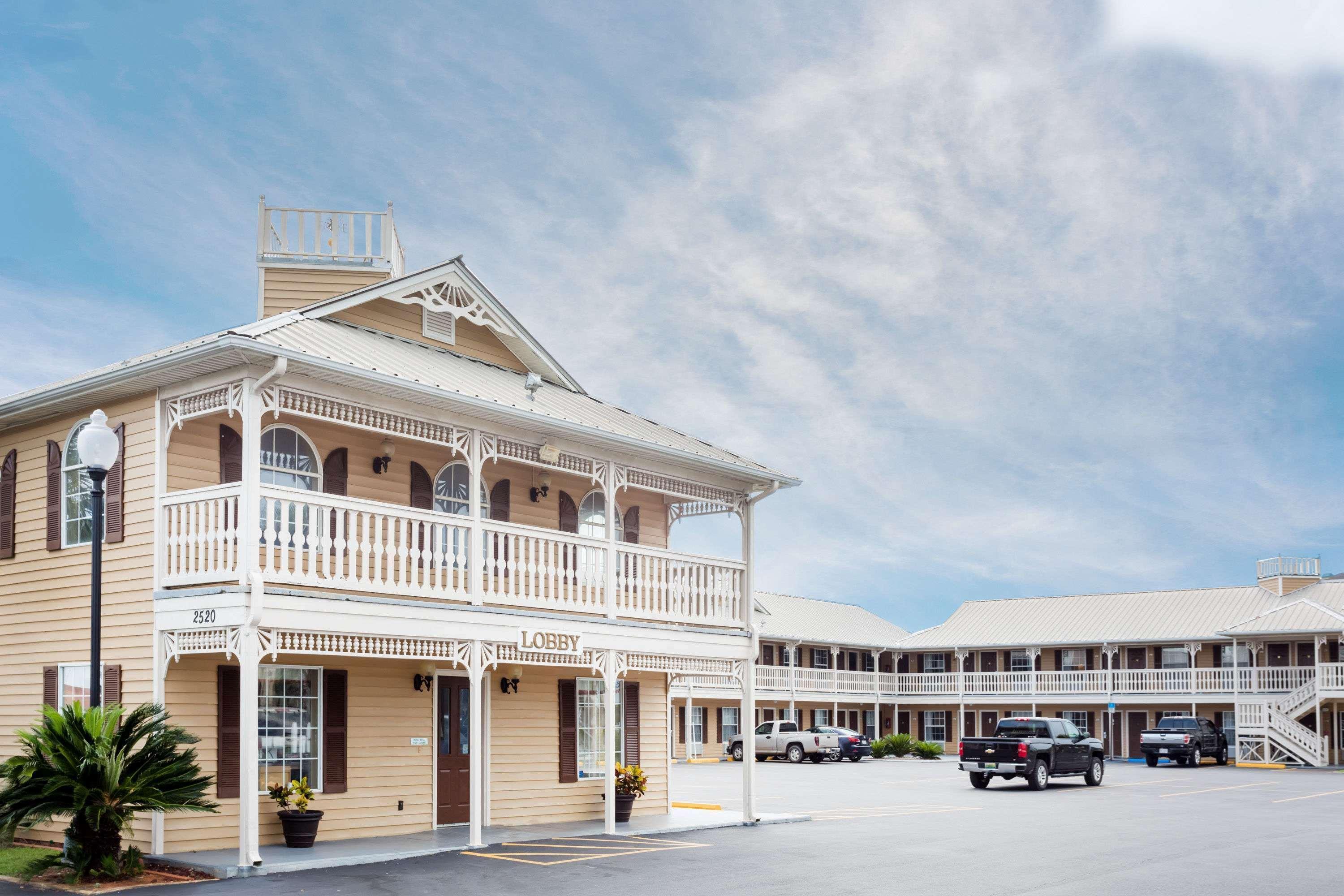 Super 8 By Wyndham Foley Motel Kültér fotó